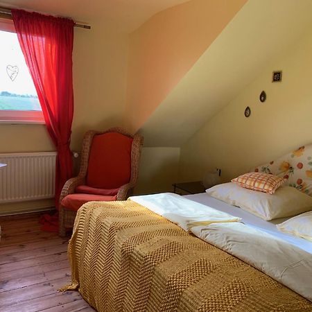 Vierseitenhof Hasenfelde - Ferienwohnung Feldblick Steinhofel Esterno foto